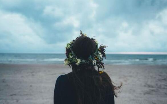 《山海情》后热依扎爆红，遭遇网暴、抑郁的她经历了些什么