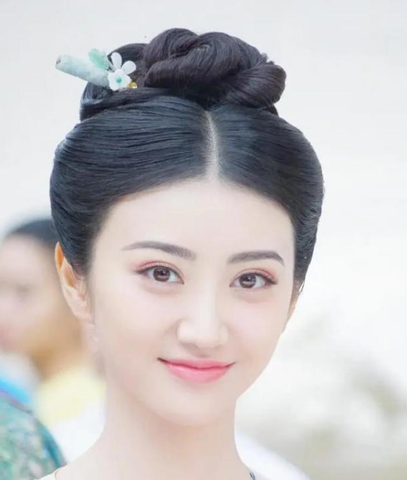 司藤：造型绝美的景甜，终于摆脱了八卦热搜