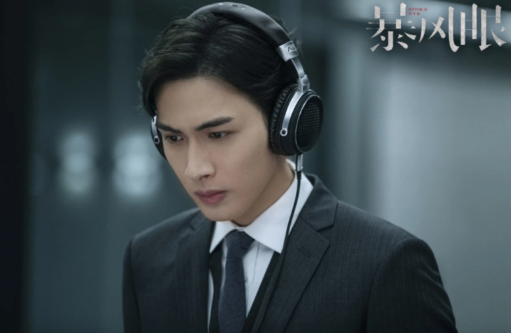 开播时并不被看好的《暴风眼》，是什么让网友给杨幂打了及格分