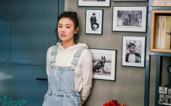 电视剧《你是我的城池营垒》吻戏来袭，马思纯俏皮可爱的样子令人忍俊不禁