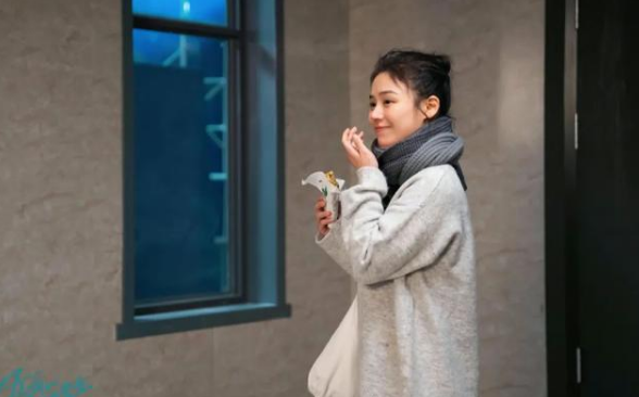 电视剧《你是我的城池营垒》吻戏来袭，马思纯俏皮可爱的样子令人忍俊不禁