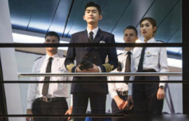 《海洋之城》：华人航海官邂逅菜鸟领队，在航海途中成长与相恋