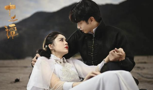 《十二谭》：旗袍洋装真养眼，宛如一场民国时装秀