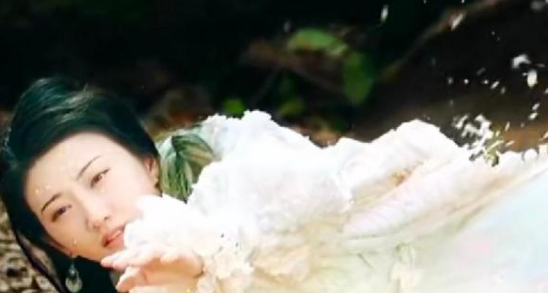 《司藤》结局：秦放舍命救司藤，两人终一起甜蜜生活