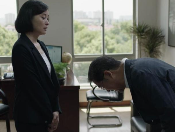 为什么电视剧《小舍得》上个培训班要找区长和大老板帮忙？也开始贩卖焦虑了？