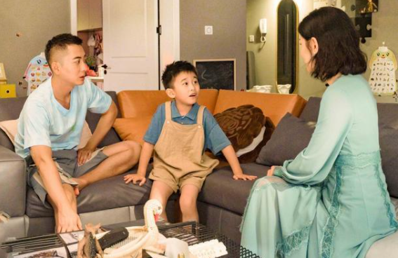 《陪你一起长大》丁兰一句话，道出几位妈妈育儿焦虑的本质