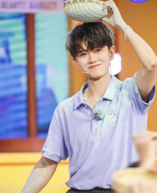 任嘉伦原声电视剧《乌鸦小姐与蜥蜴先生》热播，去掉粉丝滤镜看他的演员功底，还香吗？