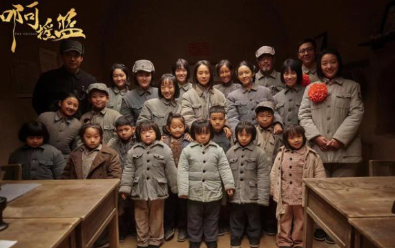 《啊摇篮》硝烟背后的温情，换一种视角让现实与历史对话