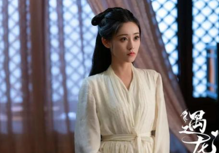 《遇龙》男主被狂吐槽，全程面瘫脸，演技木讷仿若木头