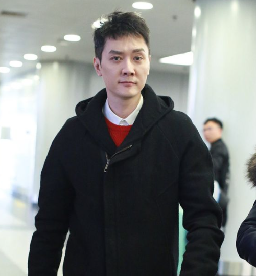 《理想照耀中国》：冯绍峰饰演律师，张慧雯变身劳苦工人