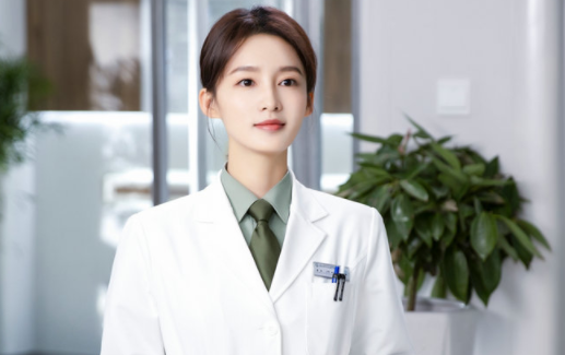 李沁新剧《爱上特种兵》今晚开播，沉浸式演绎热血军医