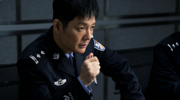 傅程鹏新剧《爱上特种兵》火热开播，演技精湛驾驭百变角色