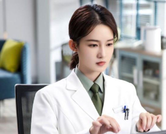 朱一龙新剧《叛逆者》定档，于本月7号与观众见面，主演阵容强大