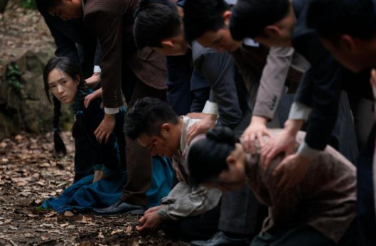 电视剧《叛逆者》收视率霸榜、热评全五星，凭的是什么？