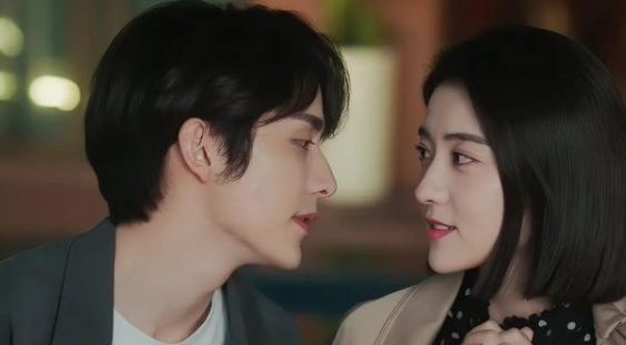 电视剧《变成你的那一天》五星好评不断，这个“娇俏”男主也火了