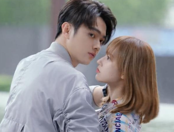 《你微笑时很美》：在一众恋爱脑的主角面前，她却是一股清流