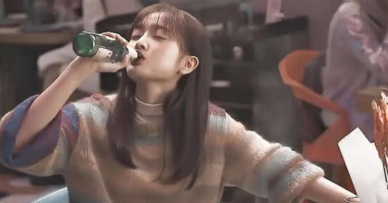 青春都市情感甜剧《世界微尘里》开播，剧情有惊喜