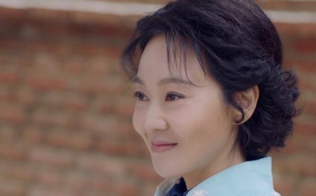 闫妮孤掌难鸣，《亲爱的爸妈》口碑不及格，以5.3分的收官