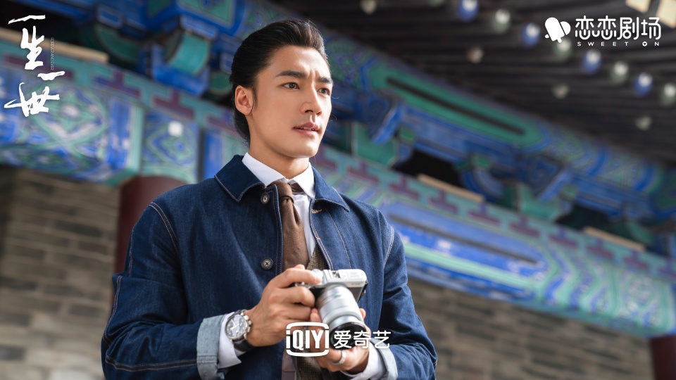 出道便跟黄渤演合作大电影，如今出演《一生一世》靠颜值圈粉