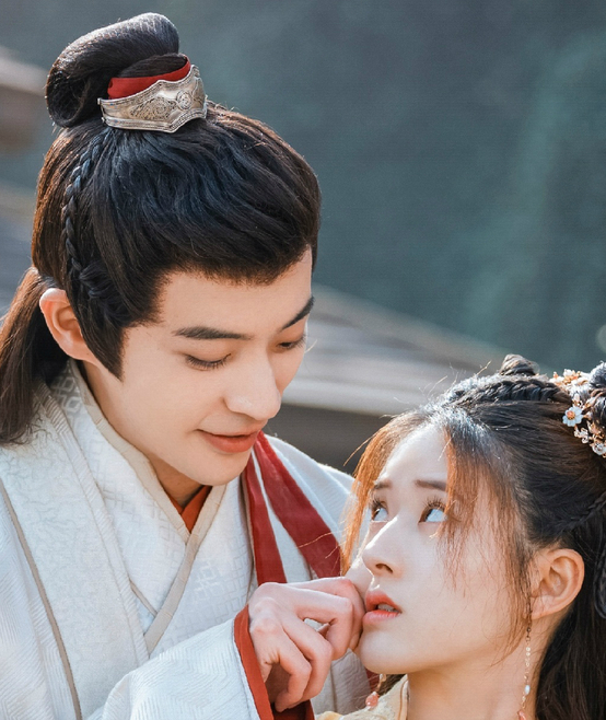 《国子监来了个女弟子》正在热播，赵露思徐开骋互怼高能不断