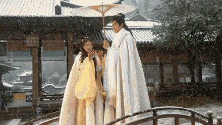 《国子监来了个女弟子》赵露思被妆容拖累，模仿陈芊芊，反成败笔