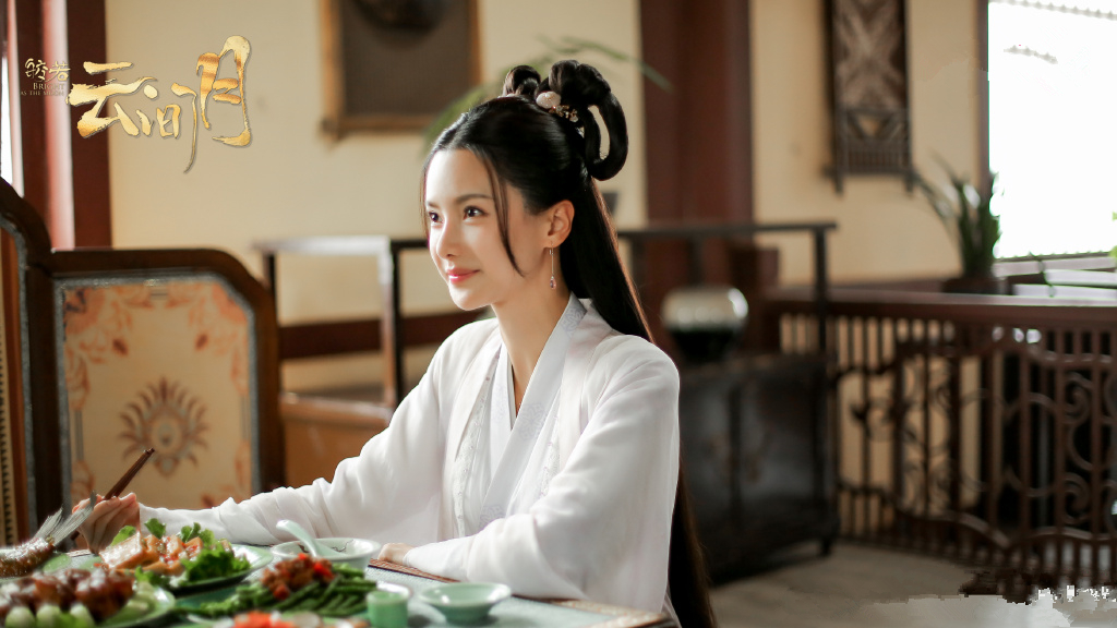 《皎若云间月》差评，清冷美人变五官乱飞，张芷溪手握8部IP剧本