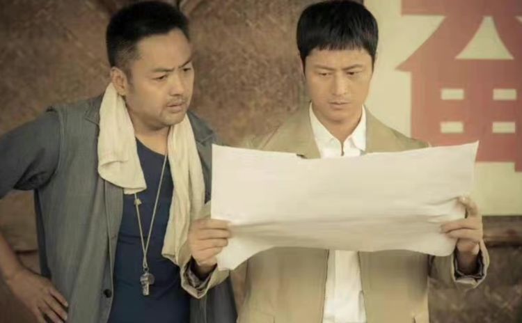 火红年华：季成钢离婚后，深陷梁朝丽之姿！兜兜转转，撬了师弟妻