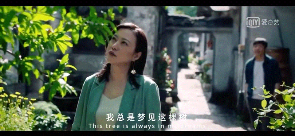 在新剧《八角亭迷雾》中一人分饰两角，这个演员是杭州姑娘！毕业于濮家小学