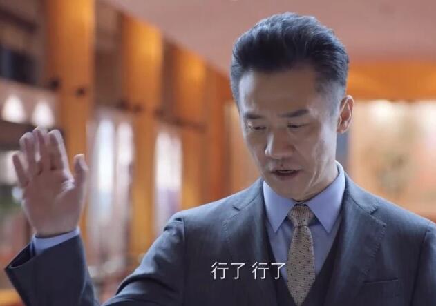 电视剧《突围》接档《功勋》，开播后迎来好评。