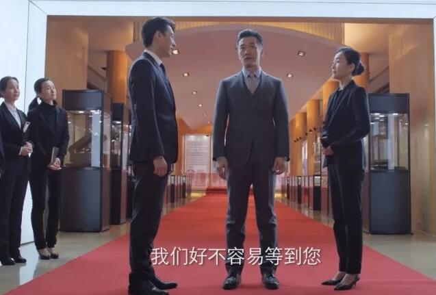 电视剧《突围》接档《功勋》，开播后迎来好评。