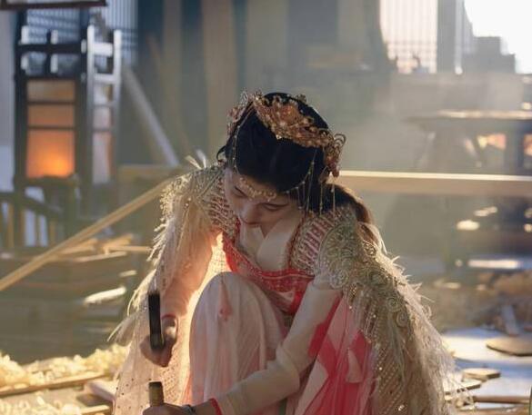 《嘉南传》用假马做道具，干活时打扮精致，比赛内容潦草