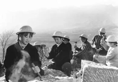 红旗渠：为什么缺水旱地衣服和头发都这么干净?