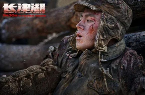 《长津湖》被这部大片挤下了冠军宝座。