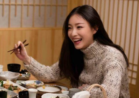 《28岁未成年》，有人看完，只觉得奇幻过瘾。有人看完，却觉得，有些东西撞进了心里。