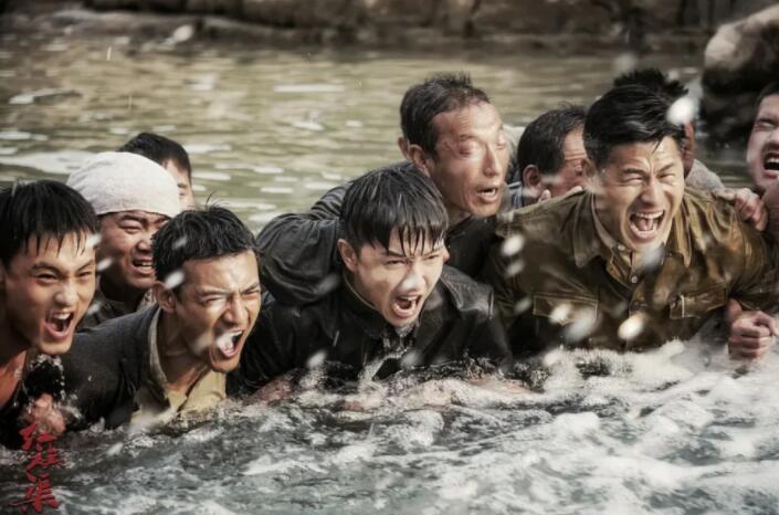 《突围》被《星辰大海》反超，跌至第十