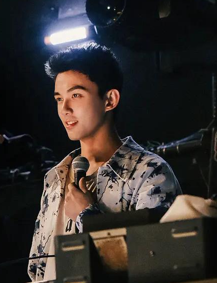 《盛夏未来》延伸档期，那么影片放映的密钥也需求重新制作。