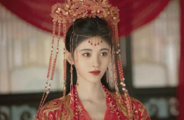 《嘉南传》38岁的斓曦，10年前出演《甄嬛传》