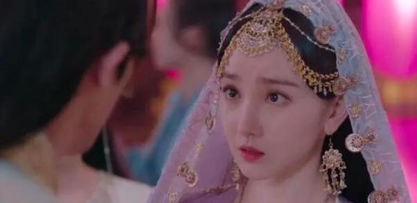 刺杀刺成了高级公务员，《斛珠夫人》里的杨幂成了天字头一号的杀手了。