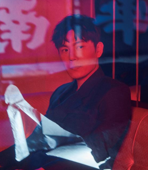 《风中有朵雨做的云》：迷狂的叙事风格与后现代的愿望发泄