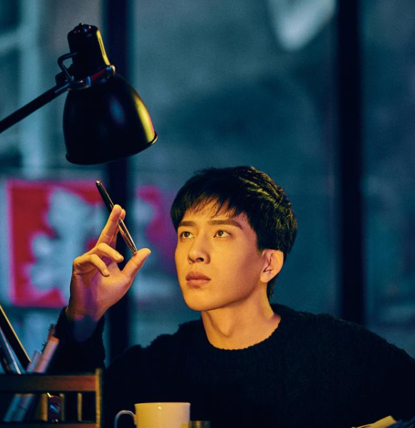 《风中有朵雨做的云》：迷狂的叙事风格与后现代的愿望发泄