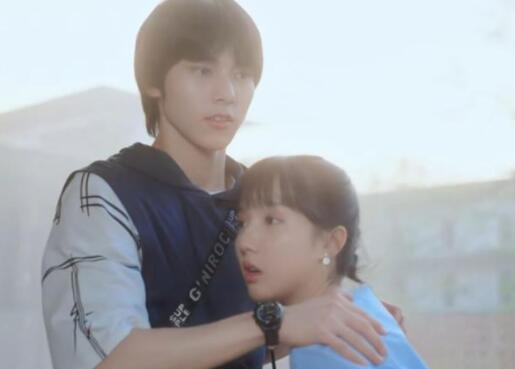 《心跳恋爱》该剧类型是甜甜的爱情喜剧还带点中二味。