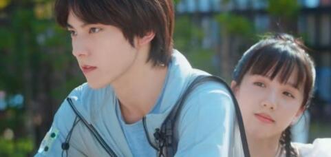 《心跳恋爱》该剧类型是甜甜的爱情喜剧还带点中二味。