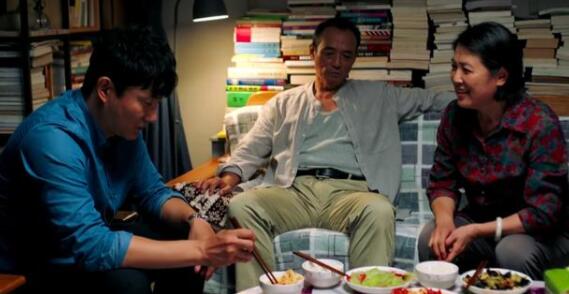 《不惑之旅》在冯春生移情别恋的事情上，简单的父母显得过于偏激