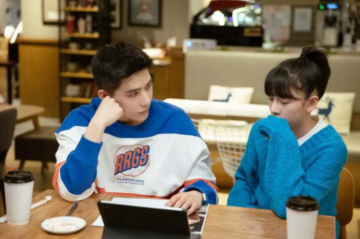 《陪你逐风飞翔》以青年运动员追逐梦想，热血拼搏为创作主题