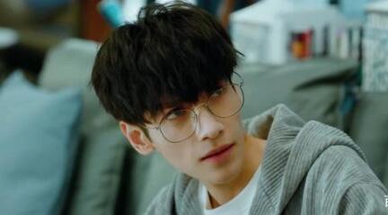 《良言写意》曾被读者公选为“必读的十大言情之一”。