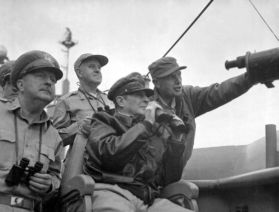 长津湖战役美军陆战1师师长史密斯 他做了什么？