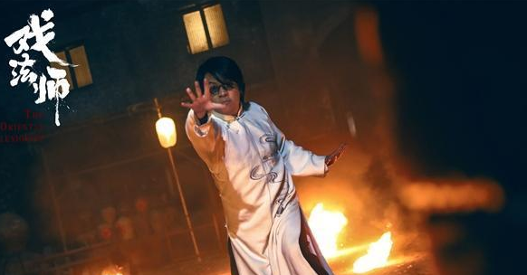 《戏法师》：为了这本奇书，引发了一系列恩怨仇恨。