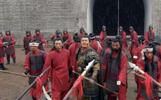 《啼笑书香》改编自吴敬梓《儒林外史》，原著就极具讽刺意味