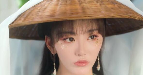 《潇洒佳人淡淡妆》上线的消息，让钟爱甜宠题材作品的观众小兴奋了一把。