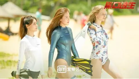 《鲨口逃生》度假小岛遭遇海啸 巨鲨开启狩猎模式